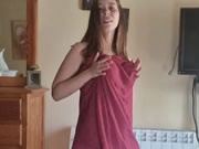 Arabisch voluptueus meisje danst uitdagend