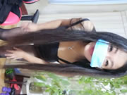 Aziatische slet masturbeert